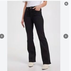 L.L. Bean Women's Favorite Fit Black Jeans size 10 mid-rise mid waists